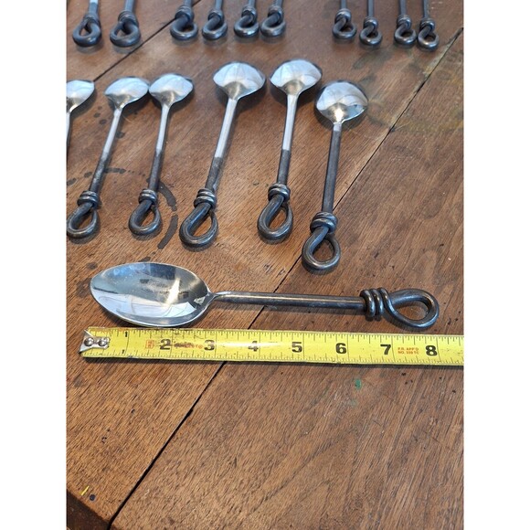 Vintage Twist & Shout 18/10 Stainless Steel Flatware Silverware 20 PCs Serves 4 - Picture 8 of 13